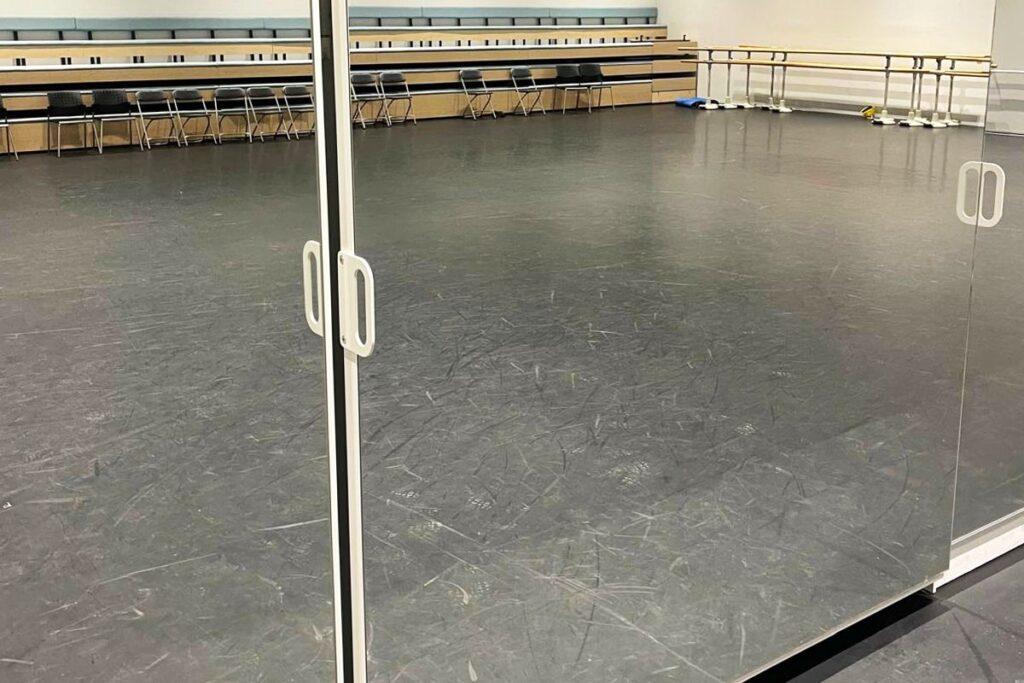 Dans- en-theaterzaal-voor-Bouwbedrijf-BAM-Groningen-017