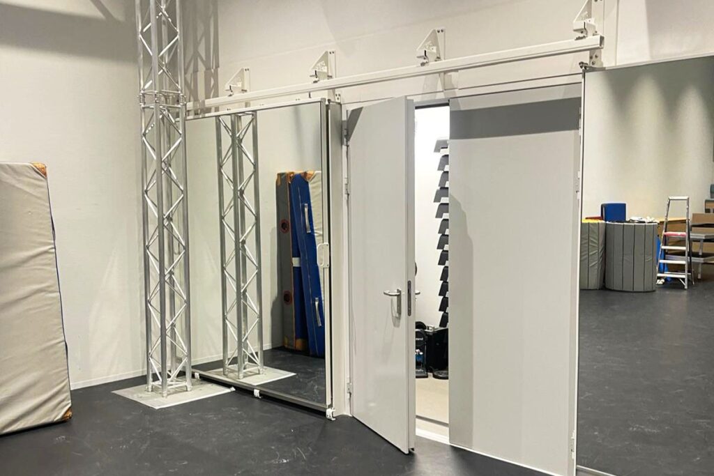 Dans- en-theaterzaal-voor-Bouwbedrijf-BAM-Groningen-003
