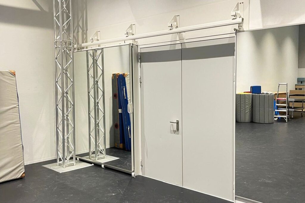 Dans- en-theaterzaal-voor-Bouwbedrijf-BAM-Groningen-004